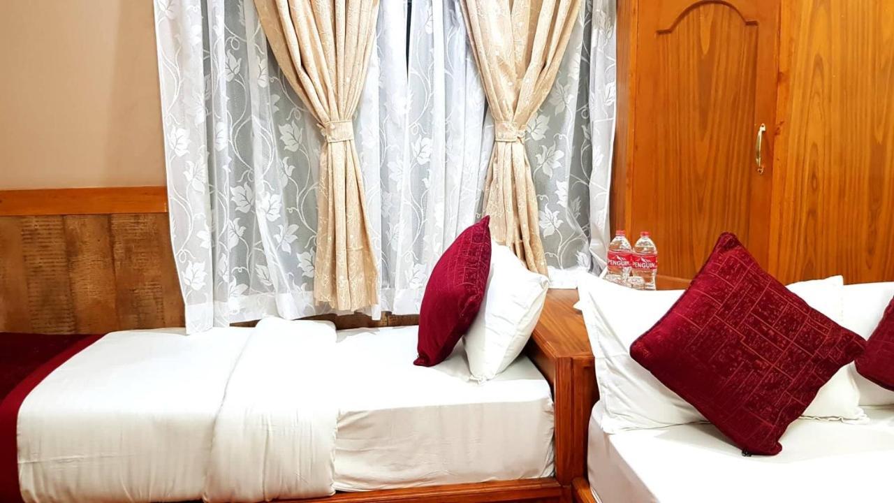 Grand Shivalaya Hotel And Restro Pokhara Esterno foto