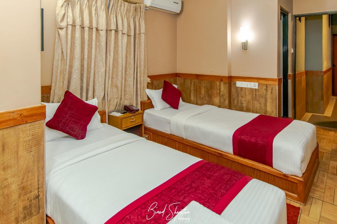 Grand Shivalaya Hotel And Restro Pokhara Esterno foto