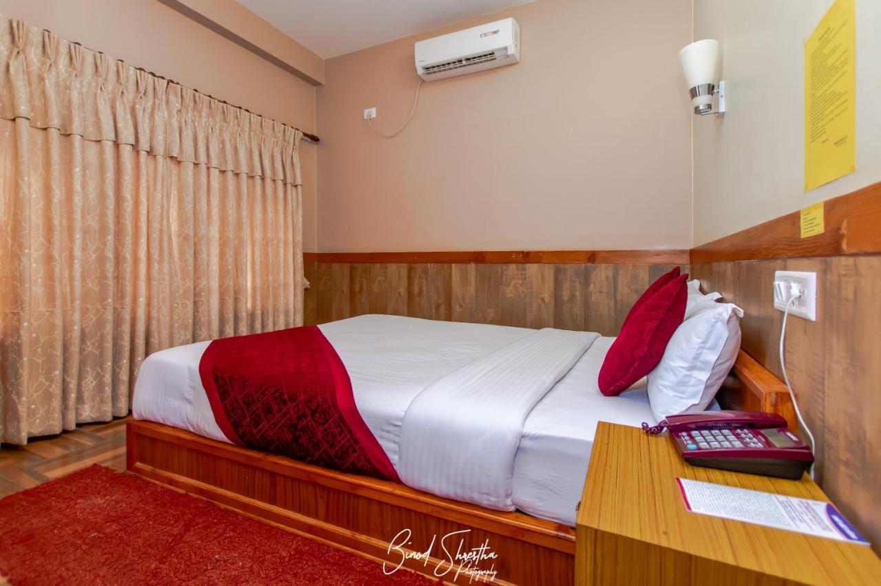 Grand Shivalaya Hotel And Restro Pokhara Esterno foto