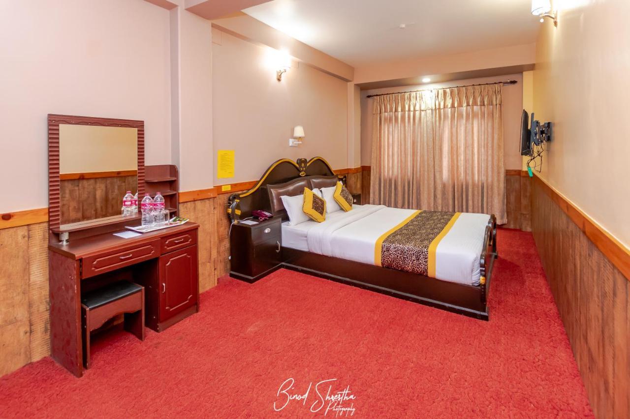 Grand Shivalaya Hotel And Restro Pokhara Esterno foto