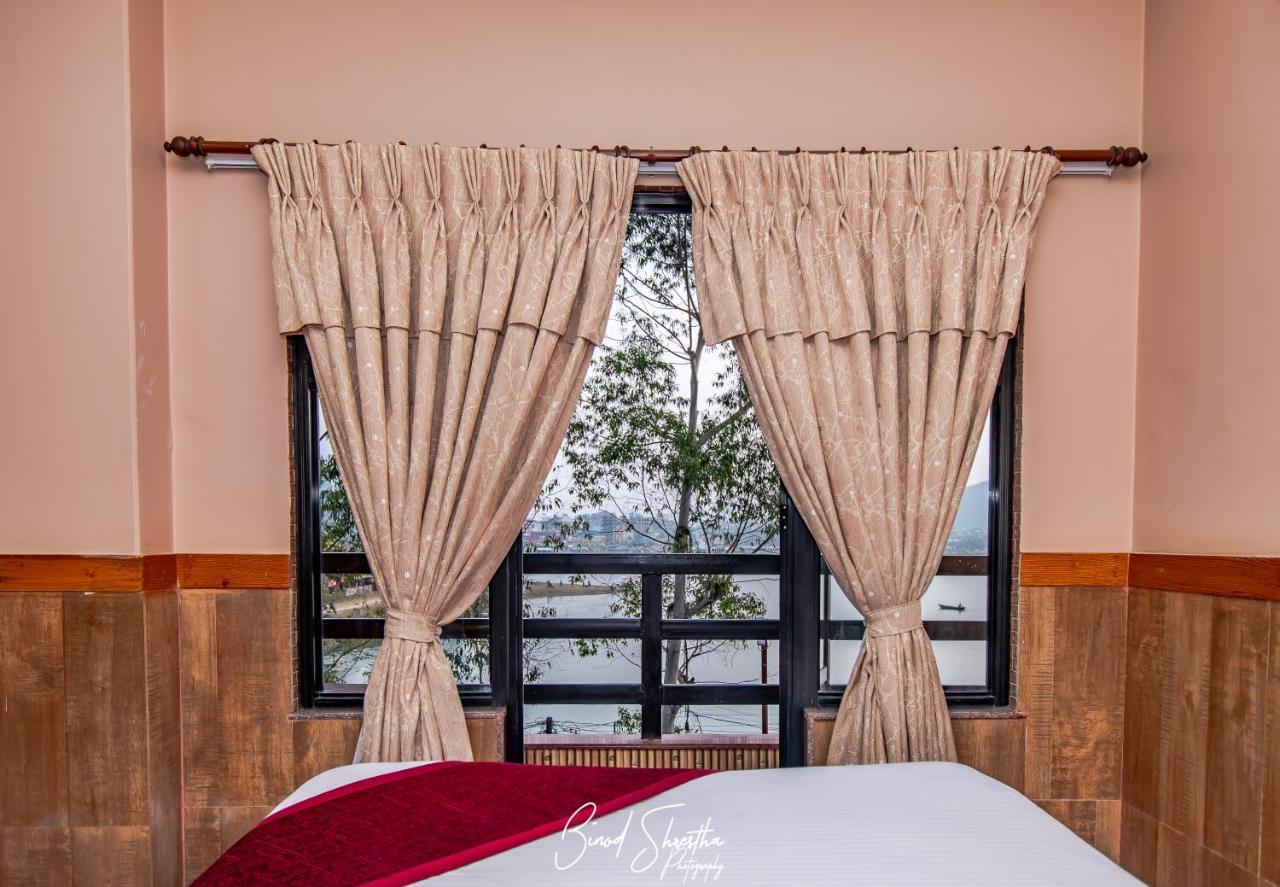 Grand Shivalaya Hotel And Restro Pokhara Esterno foto