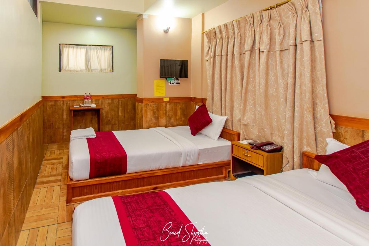 Grand Shivalaya Hotel And Restro Pokhara Esterno foto