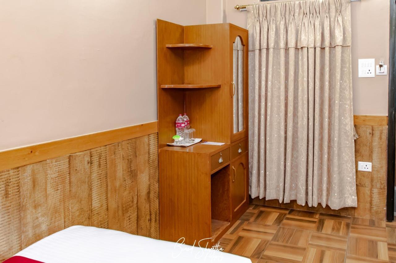 Grand Shivalaya Hotel And Restro Pokhara Esterno foto