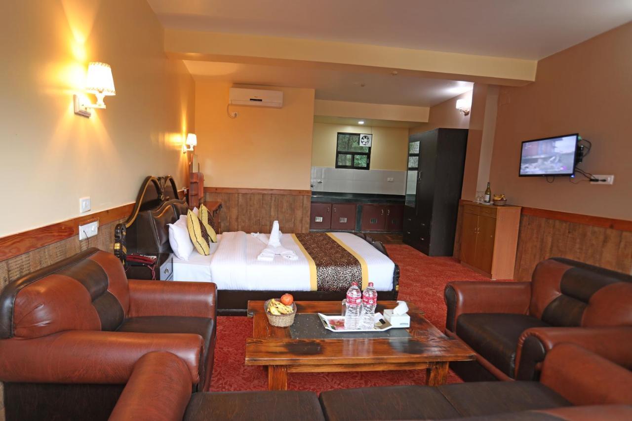 Grand Shivalaya Hotel And Restro Pokhara Esterno foto